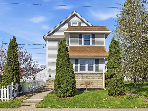 3rd image of 16 Townsend Ave