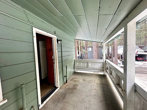 Available Studio is on the second floor at the end of the building. Private deck and quiet end.