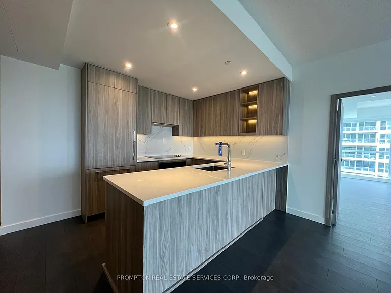 27 McMahon Dr #2302 — Photo 4