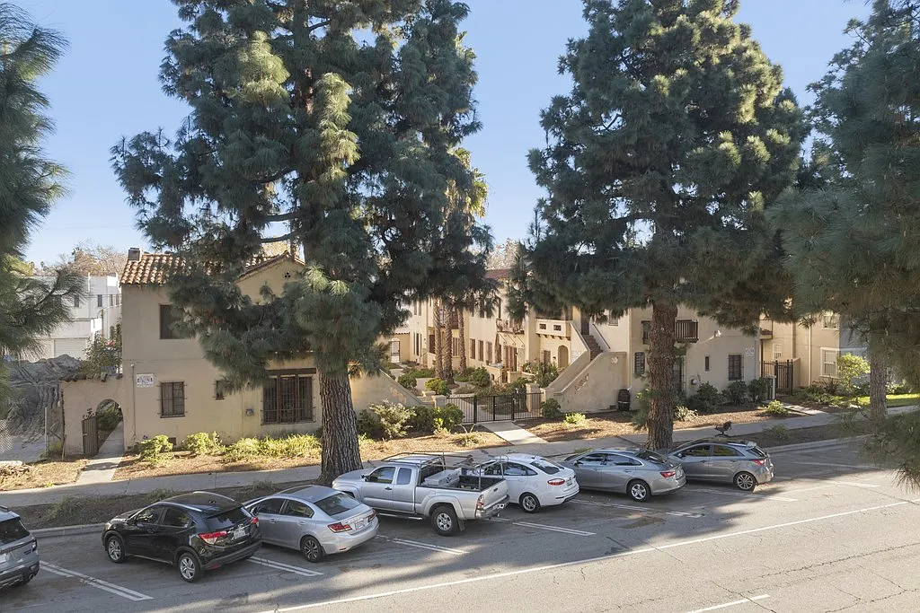 1 bed, 700 sqft, $1,725 — Photo 3