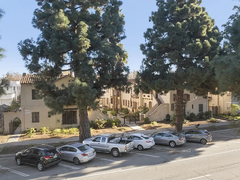 4172 3/4 S Leimert Blvd — Photo 3