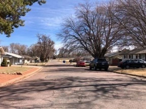 Exterior Neighborhood (street photo)