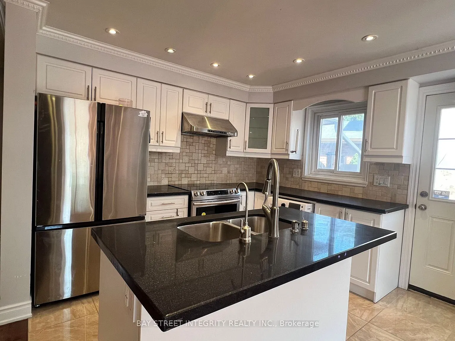 3 bed, $2,800 — Photo 4