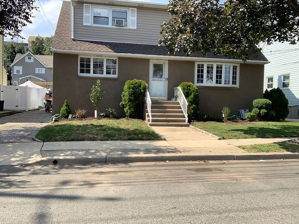 Front of home on quite stree