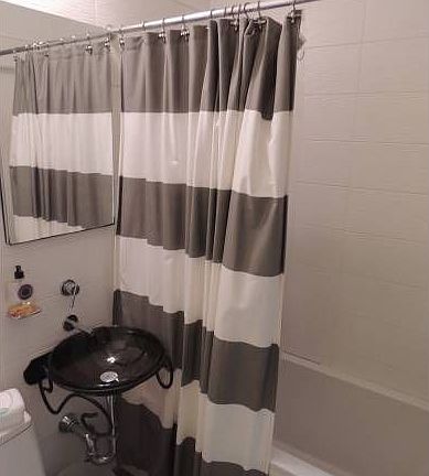 5th image of 304 E 82nd St APT 1