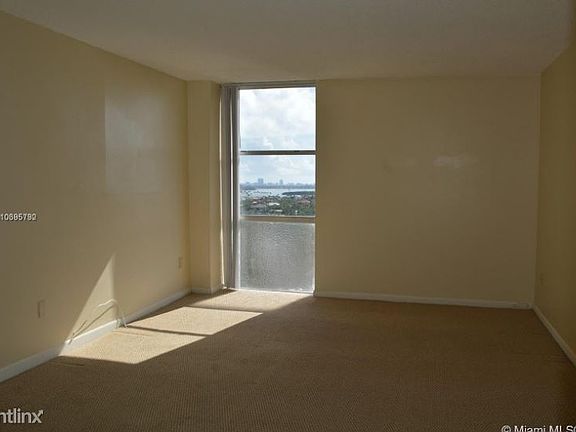 3rd image of 2350 NE 135th St APT 1405