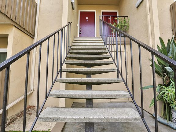3rd image of 1491 De Rose Way APT 203A