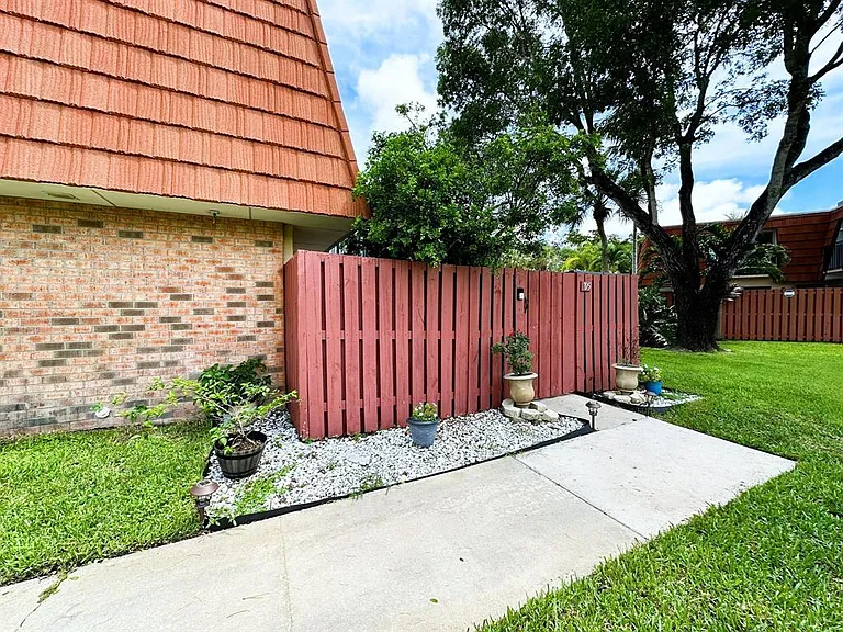1545 Augusta Cir #105 — Photo 5