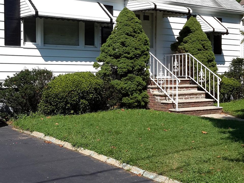 Front (property - 100' x 50')