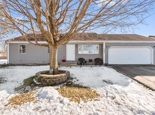 105 Bolz Rd, Carpentersville, IL 60110