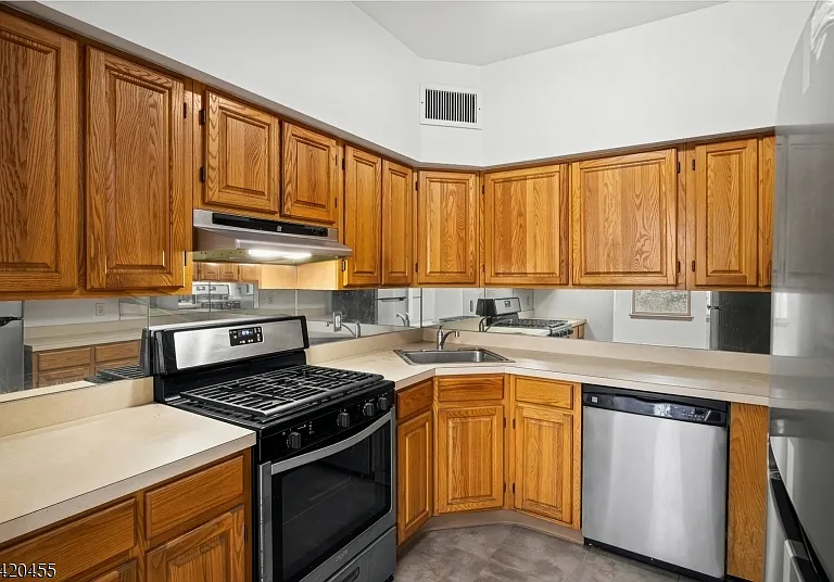 52 E Blackwell St #C — Photo 8