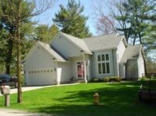 1112 Sandwood Ct, Marinette, WI 54143