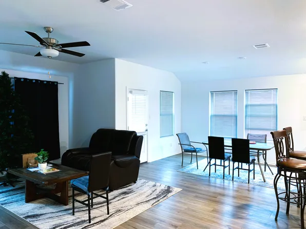 402 Sebring Cir, Hutto, TX 78634