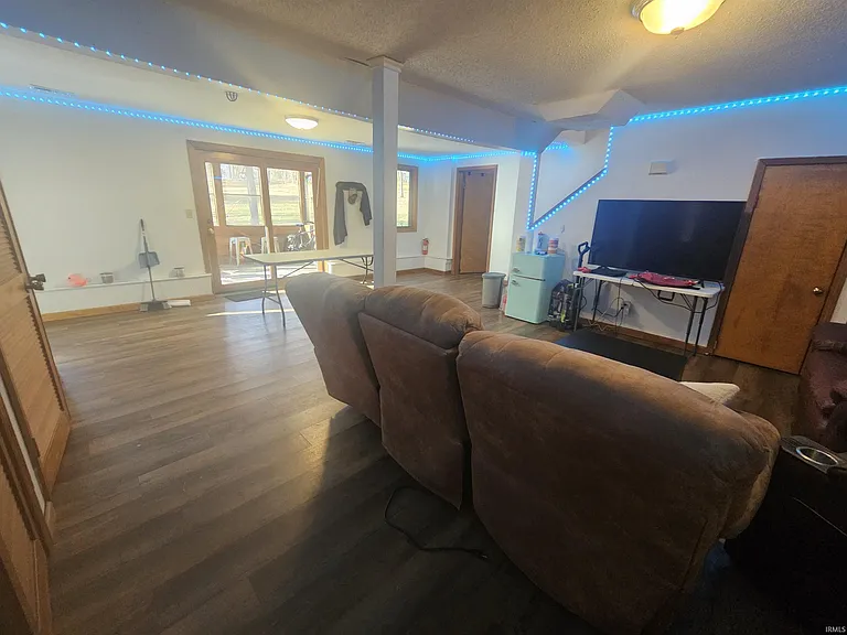 4035 N Hinkle Rd — Photo 12