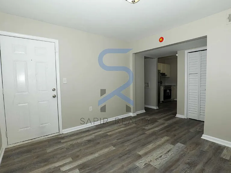 166 Anderson Ave NW #B13 — Photo 2