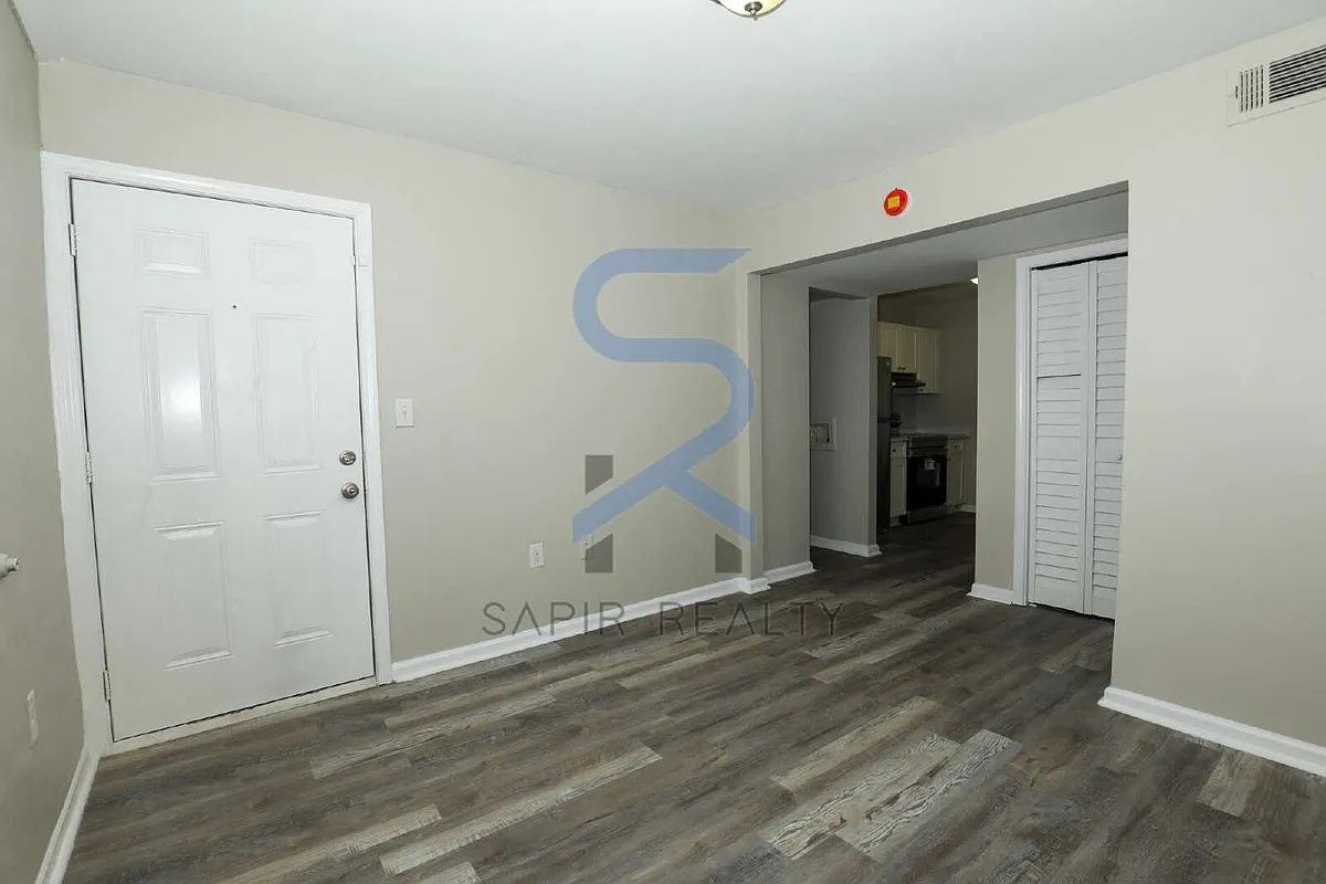 Photo 2 of 11 - 166 Anderson Ave NW #B13 - Atlanta, GA Building Photo - 166 Anderson Ave NW #B13