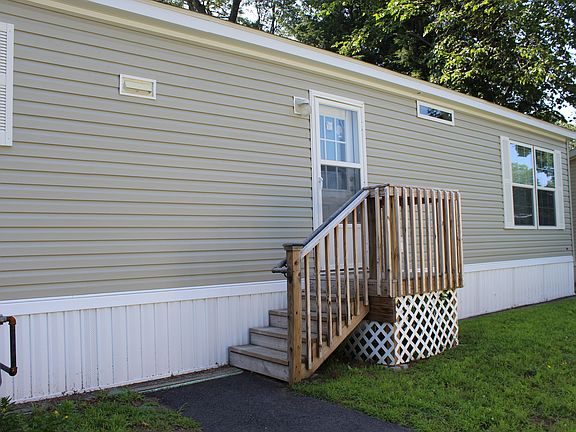 2nd image of 335 Jefferson St Lot C2