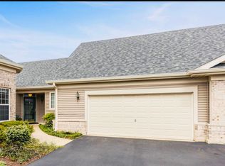21546 Victory Lake Way, Crest Hill, IL 60403
