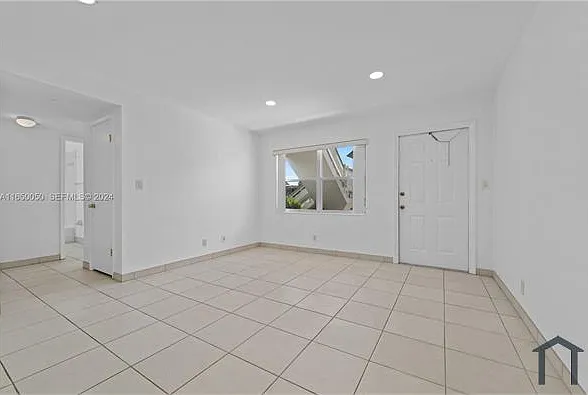2 bed, 3413 sqft, $2,400 — Photo 4