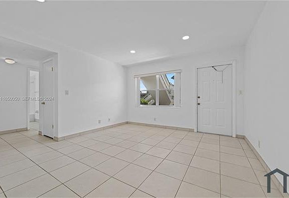4th image of 5207 SW 91st Ave