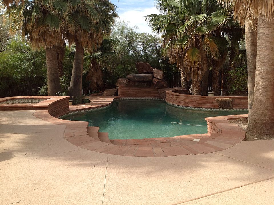Backyard pool/spa/waterfall