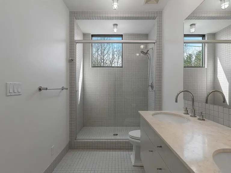4001 Bowser Ave #B — Photo 24