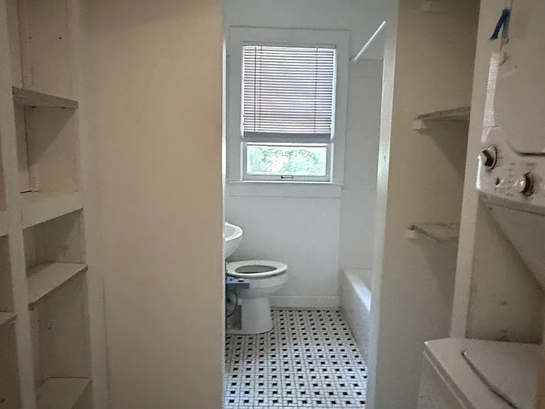 521 W 6th Ave — Photo 8