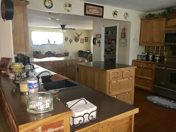 3rd image of 700 Westridge Cir