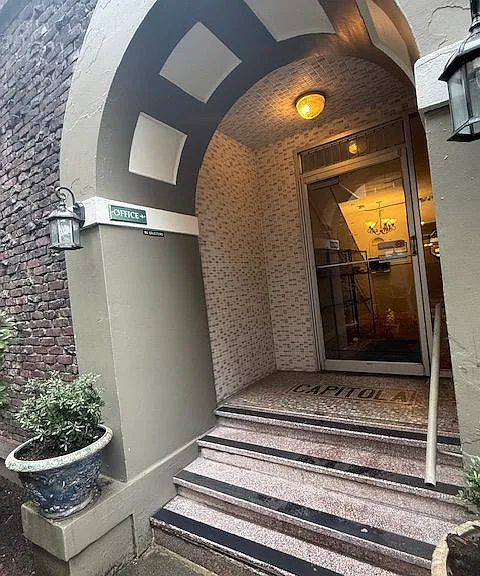 Capitola Apartments — Photo 5