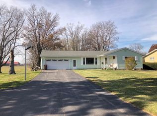 1005 S Logan St, Lena, IL 61048