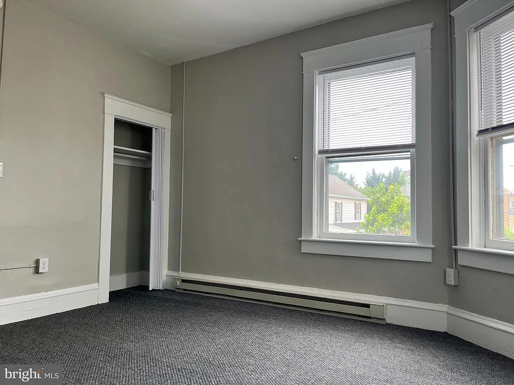 2 bed, 700 sqft, $925 — Photo 3