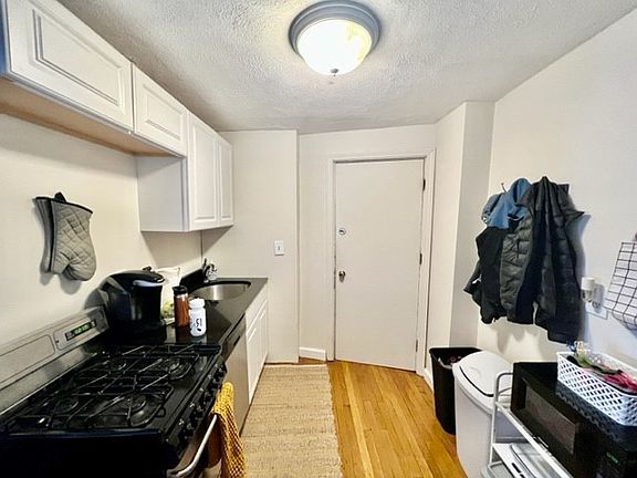 3rd image of 20 Stillman St APT 4M