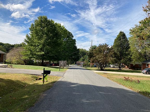 5th image of 102 Terrace Hill Dr