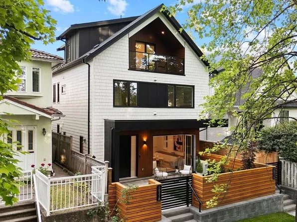 6318 Sophia St #1, Vancouver, BC V5W 2W6