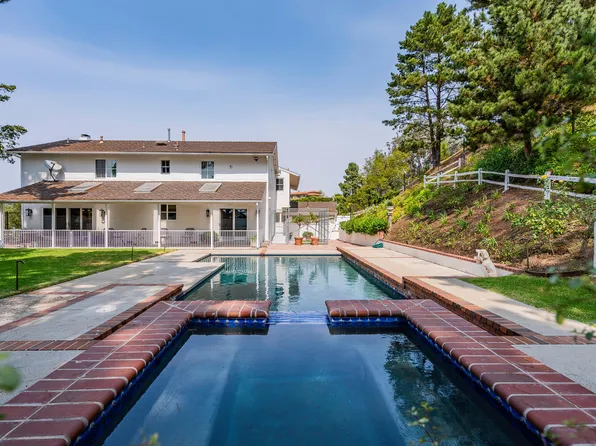 10821 Savona Rd, Los Angeles, CA 90077