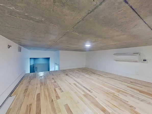 27 Montrose Avenue image 10 of 30