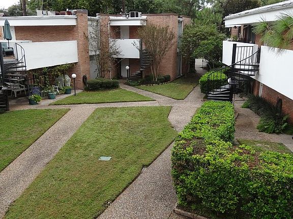 2nd image of 513 S Post Oak Ln APT 209