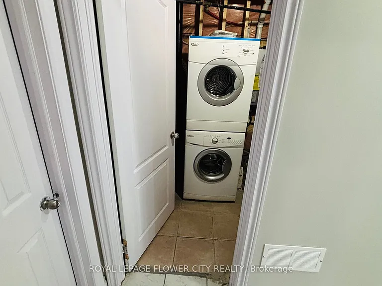 952 Clark Blvd — Photo 7