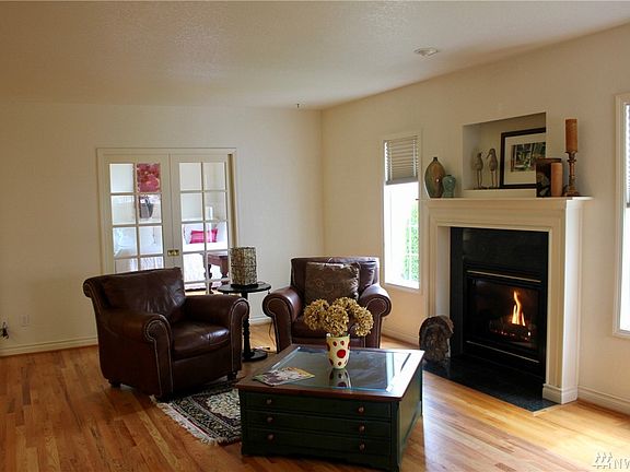 4th image of 4832 Stratford Ln SE
