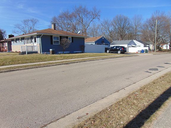 2nd image of 1158 Carolyn Ave
