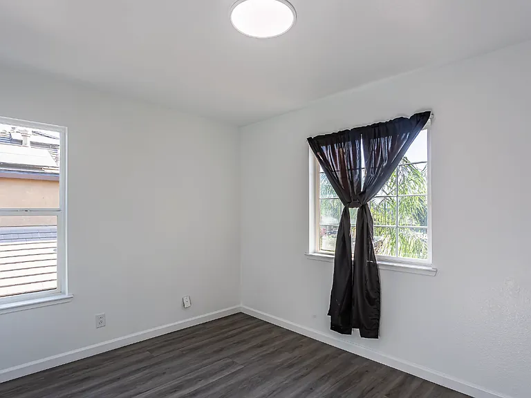 2337 N Silvervale St — Photo 3