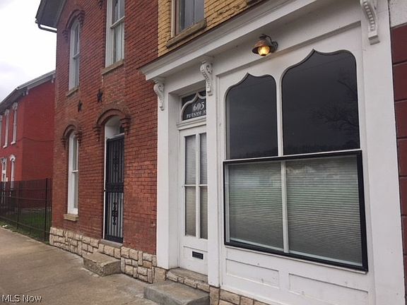 2nd image of 607-613 Putnam Ave
