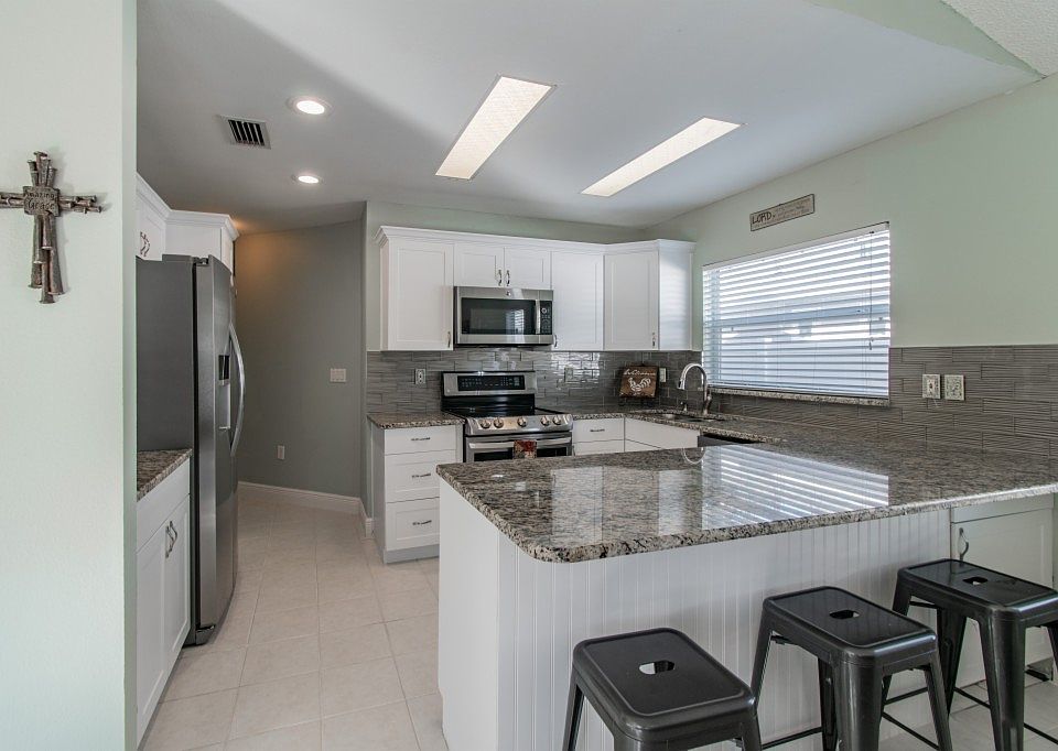2nd image of 1040 Mainsail Dr