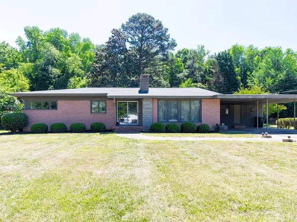 134 Maplewood Ave, Thomasville, NC 27360
