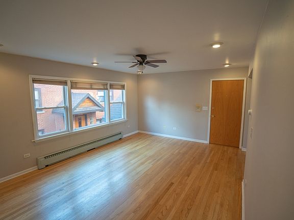 3rd image of 4637 N Hermitage Ave APT 2C