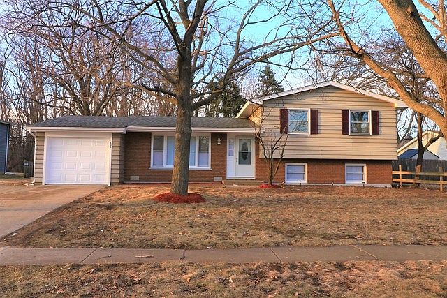 1st image of 600 Green Oaks Dr
