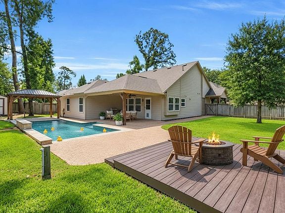 3rd image of 604 Foxmeadow Ln
