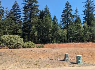 363 Cedar Ridge Dr, Cave Junction, OR 97523