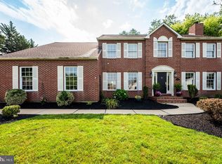 5 Amberwood Ct, Newark, DE 19711