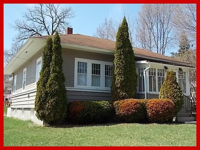 1st image of 307 N Ferry Dr